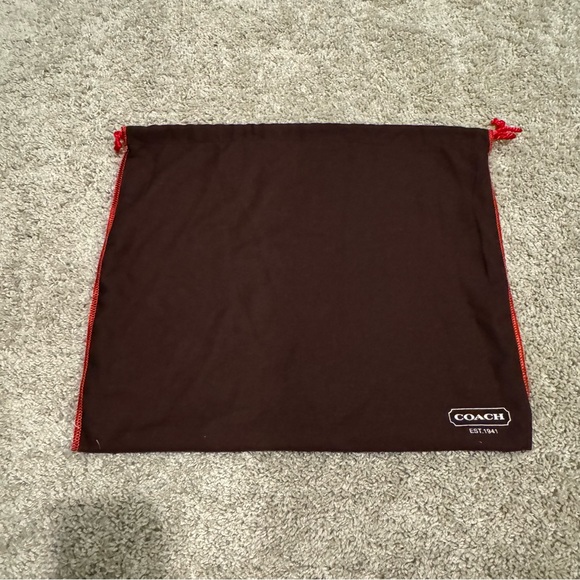 Like 🆕 Coach 15.5”x 13” vintage drawstring brown dust bag - Picture 2 of 8
